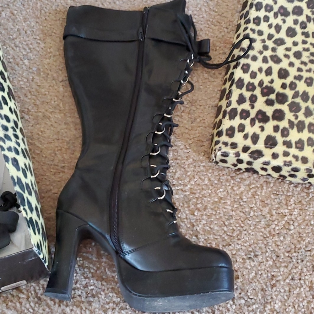 Black boot